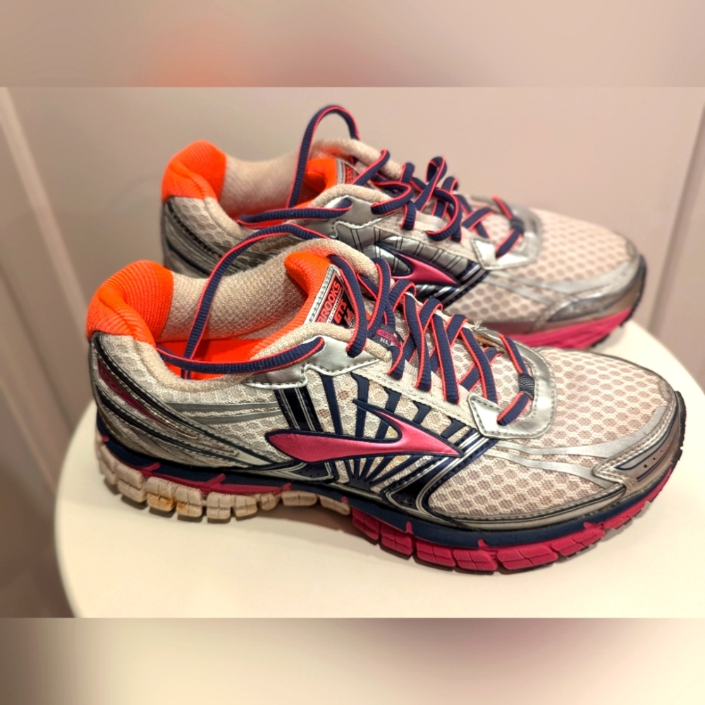 Women’s Brooks Adrenaline GTS-14 Running Shoes Size 8